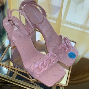 Trendy Square Toe Chain Heel